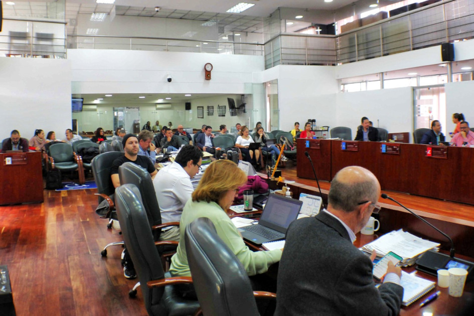 FOTO / LA PATRIA Ayer en el Concejo se discutió el presupuesto de institituciones descentralizadas. FOTO / LA PATRIA Ayer en el Concejo se discutió el presupuesto de institituciones descentralizadas.