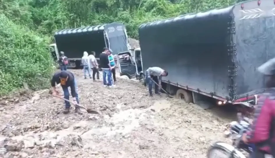 Tenga precaución al transitar en la vía Salamina-Aranzazu Tenga precaución al transitar en la vía Salamina-Aranzazu