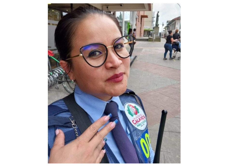 La agente. La agente.