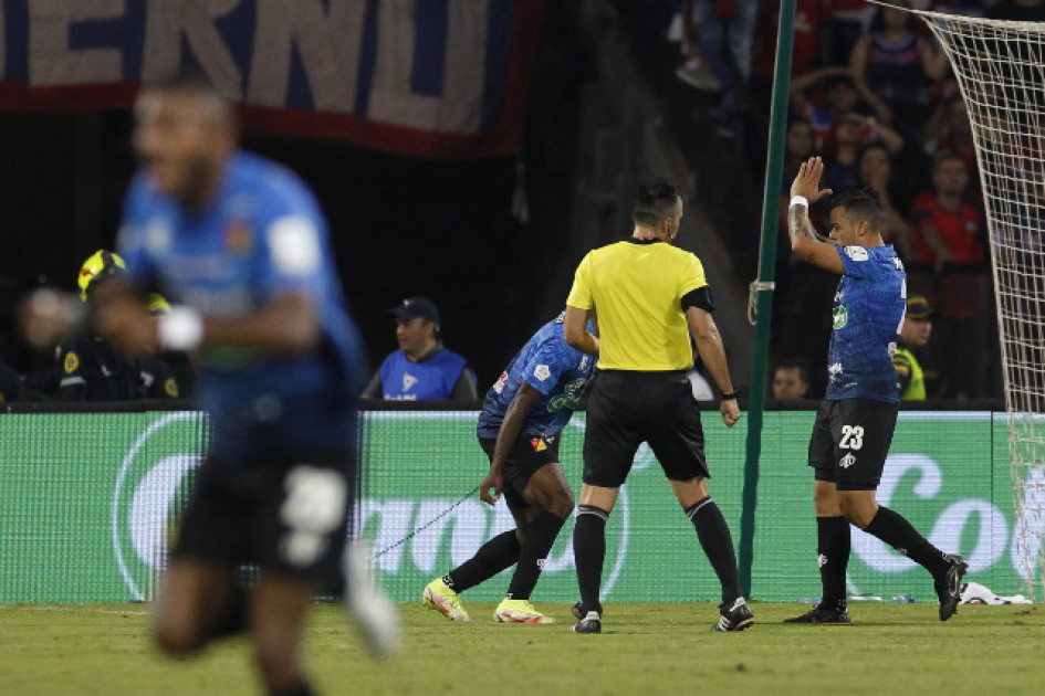 Leonardo Castro marcó el empate para el Deportivo Pereira, pero no lo celebró por su pasado en el rojo de la montaña. Leonardo Castro marcó el empate para el Deportivo Pereira, pero no lo celebró por su pasado en el rojo de la montaña.