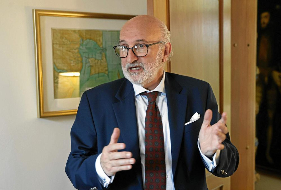 El secretario español de Estado para Iberoamérica y el Caribe, José Fernández Trigo, dice que la vuelta al diálogo entre el Gobierno venezolano y la oposición "es la única solución posible a la situación que se vive y que lleva viviendo desde hace tiempo Venezuela". El secretario español de Estado para Iberoamérica y el Caribe, José Fernández Trigo, dice que la vuelta al diálogo entre el Gobierno venezolano y la oposición "es la única solución posible a la situación que se vive y que lleva viviendo desde hace tiempo Venezuela".
