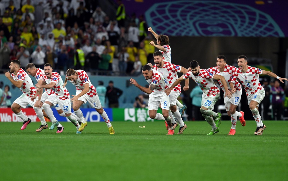 Celebración de la plantilla croata tras el fallo de Marquinhos que selló la clasificación de su selección a las semifinales del Mundial. Celebración de la plantilla croata tras el fallo de Marquinhos que selló la clasificación de su selección a las semifinales del Mundial.