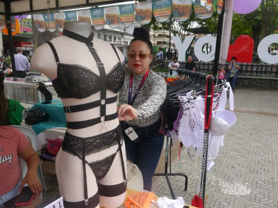 Emprendió con puntadas en Chinchiná Emprendió con puntadas en Chinchiná
