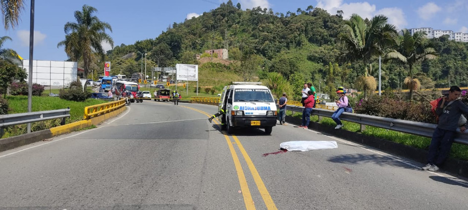 El accidente fue en el descenso desde la Plaza de Toros hacia La Uribe. El accidente fue en el descenso desde la Plaza de Toros hacia La Uribe.
