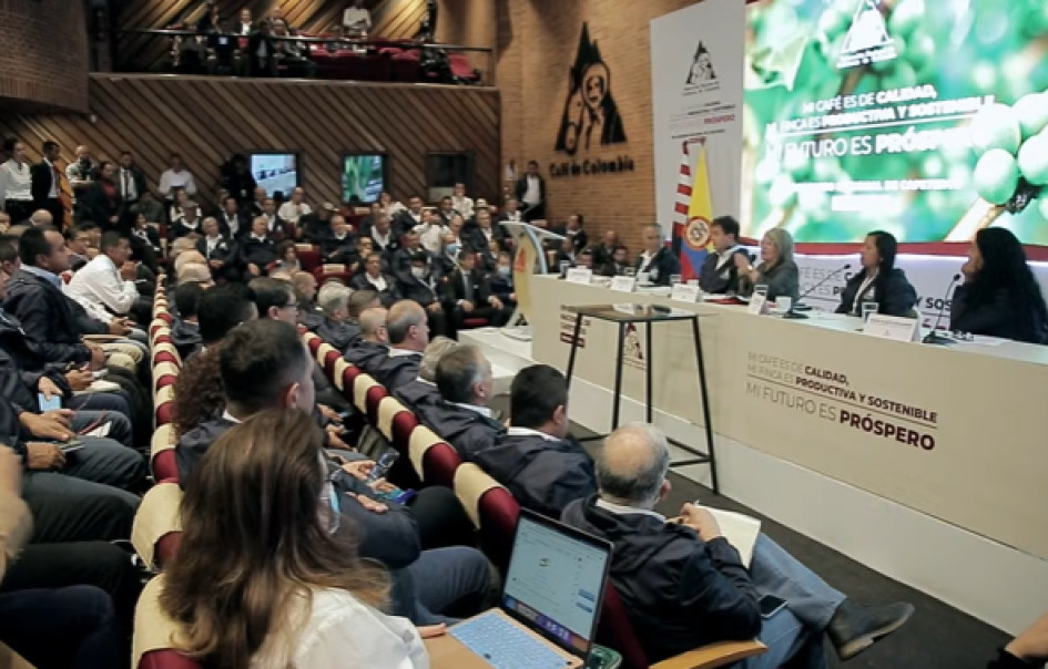 La ministra de Agricultura, Cecilia López (c), durante su intervención en el 90 Congreso Cafetero. La ministra de Agricultura, Cecilia López (c), durante su intervención en el 90 Congreso Cafetero.