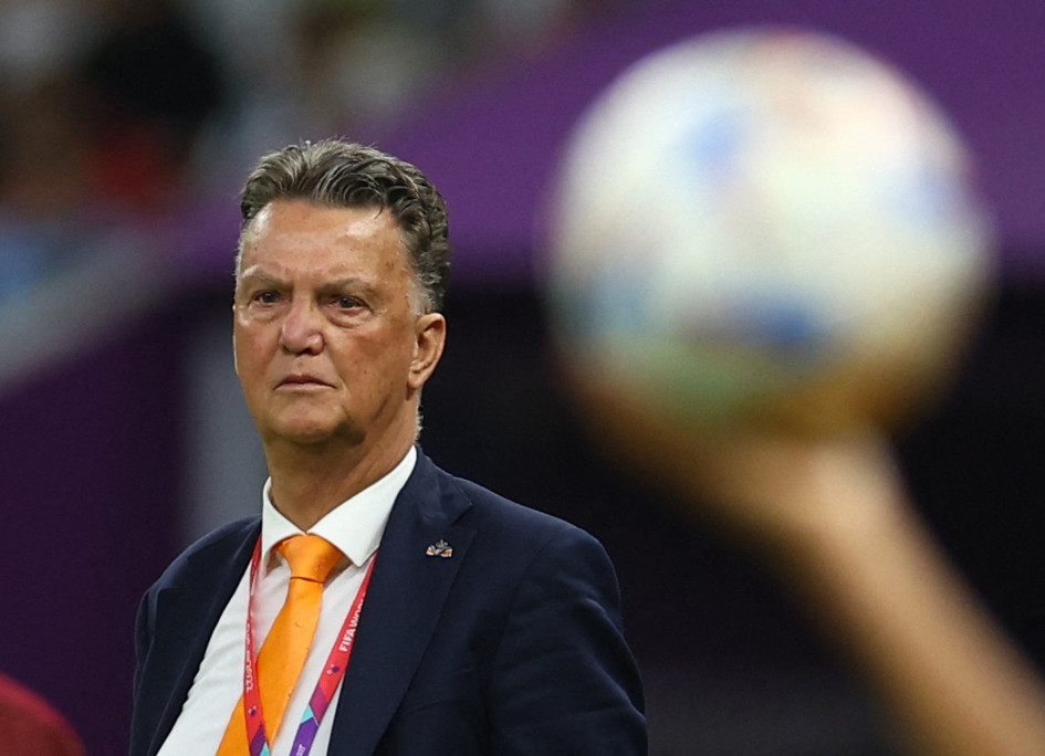 El técnico Louis Van Gaal da un paso al costado para tratarse un cáncer de próstata. El técnico Louis Van Gaal da un paso al costado para tratarse un cáncer de próstata.