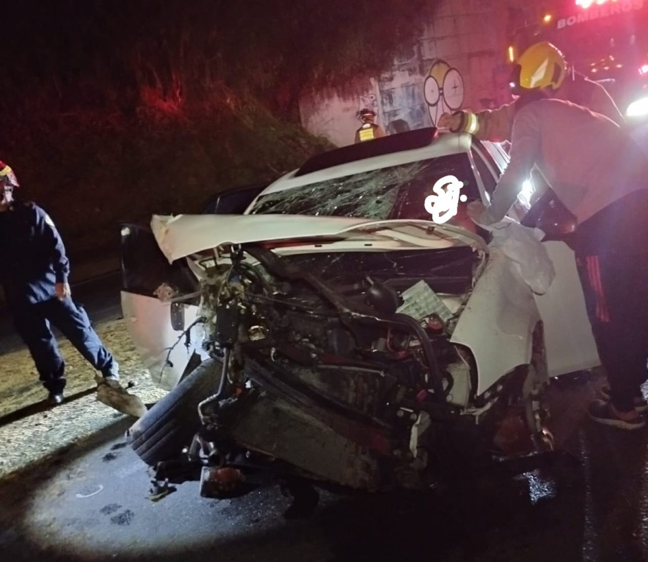 Accidente en la vía Panamericana. Este es el carro del accidente.