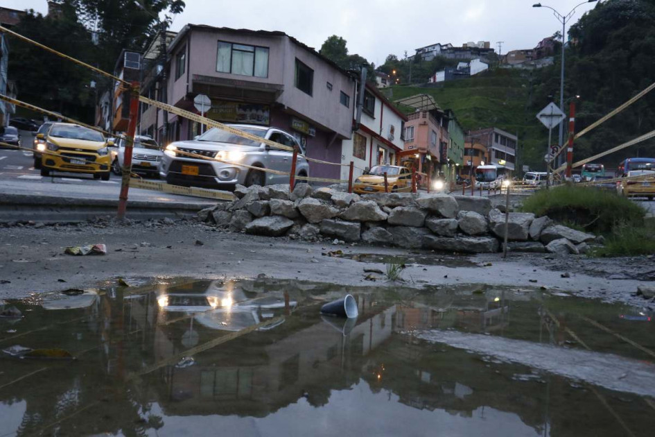 Abandonadas, así lucen las obras del Intercambiador de Los Cedros. Abandonadas, así lucen las obras del Intercambiador de Los Cedros.