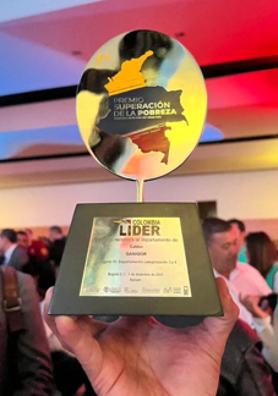 Premio en Colombia Líder Foto | cortesía | LA PATRIA Premio en Colombia Líder Foto | cortesía | LA PATRIA