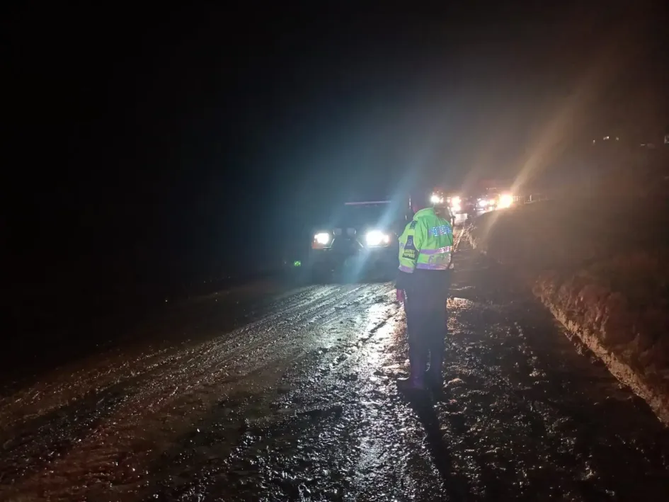 Paso a un carril en la vía Manizales-Fresno, sector La Amapola