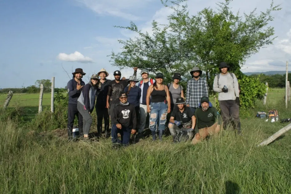 El grupo de investigación en trabajo de campo. El grupo de investigación en trabajo de campo.