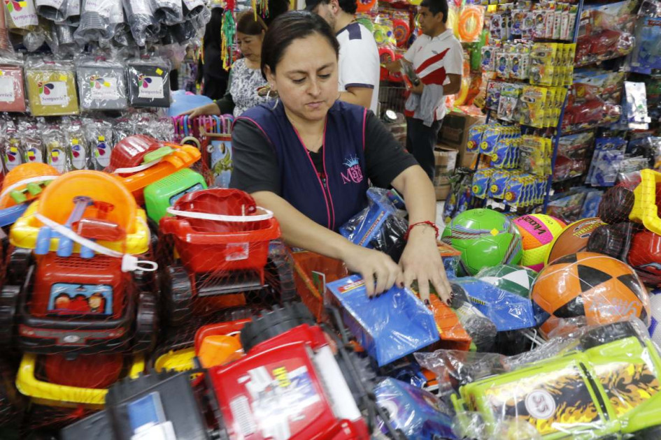 Fotos | Darío Augusto Cardona | LA PATRIA Bolquetas, carros, muñecas, superheroes, set de cocinas, algunos de los jueguetes más comprados. Fotos | Darío Augusto Cardona | LA PATRIA Bolquetas, carros, muñecas, superheroes, set de cocinas, algunos de los jueguetes más comprados.