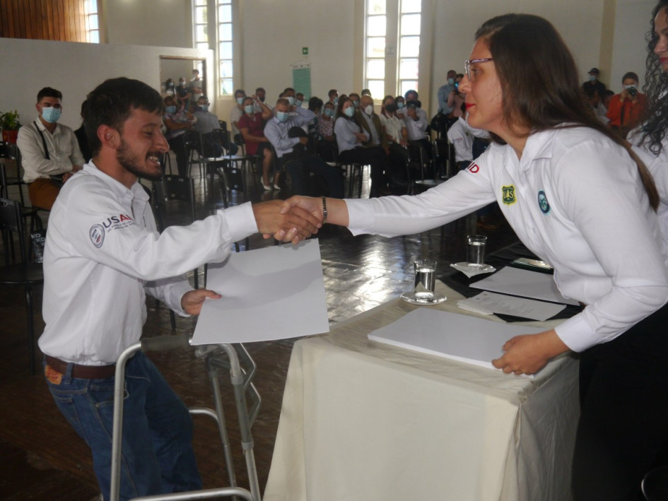 Jóvenes rurales de Caldas y del Risaralda participaron en la primera cohorte de líderes ambientales del programa Jóvenes para la Conservación Colombia, de USAID y USFS. Jóvenes rurales de Caldas y del Risaralda participaron en la primera cohorte de líderes ambientales del programa Jóvenes para la Conservación Colombia, de USAID y USFS.