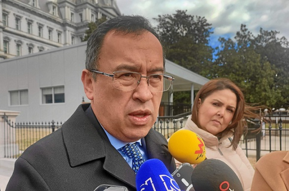Alfonso Prada, ministro del Interior, afirmó que Colombia comparte la "preocupación" expresada por EE.UU. por el aumento de cultivos de coca en algunas zonas donde ha habido "ausencia de presencia del Estado". Alfonso Prada, ministro del Interior, afirmó que Colombia comparte la "preocupación" expresada por EE.UU. por el aumento de cultivos de coca en algunas zonas donde ha habido "ausencia de presencia del Estado".