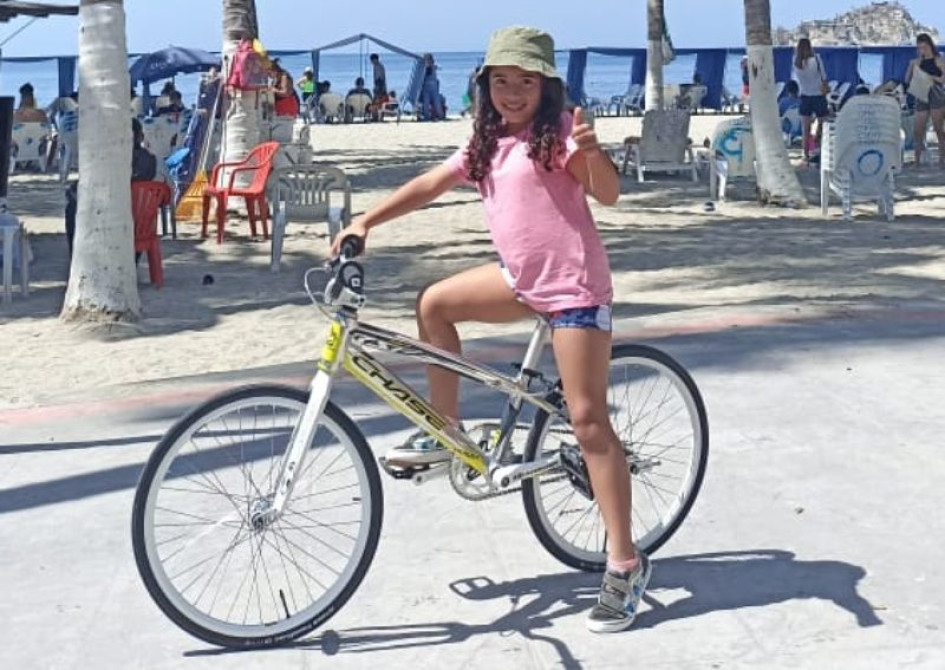 Amelia Zarante, quien corre en damas 8 años. Amelia Zarante, quien corre en damas 8 años.