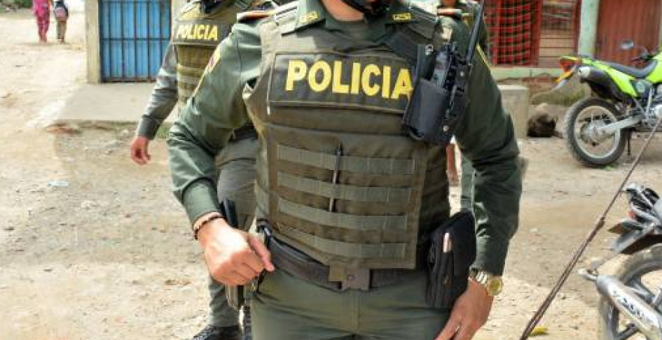 El chaleco salvó a una patrullera. El chaleco salvó a una patrullera.