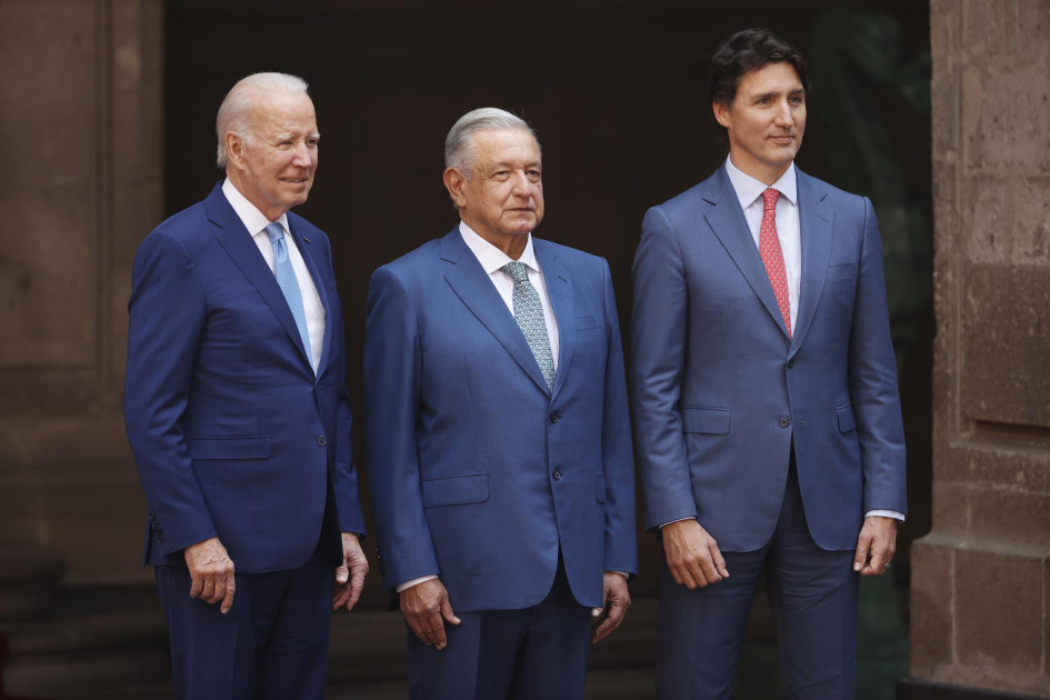 Los presidentes de México, Andrés Manuel López Obrador (c), de Estados Unidos, Joe Biden (i), y el primer ministro de Canadá, Justin Trudeau, se reúnen hoy en el Palacio Nacional en Ciudad de México (México). Los presidentes de México, Andrés Manuel López Obrador (c), de Estados Unidos, Joe Biden (i), y el primer ministro de Canadá, Justin Trudeau, se reúnen hoy en el Palacio Nacional en Ciudad de México (México).