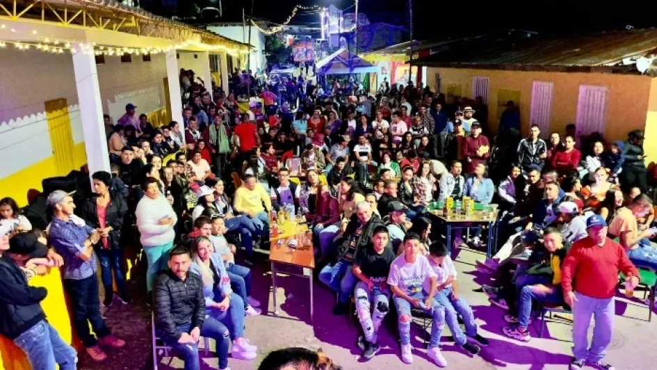 Grupos musicales amenizaron el encuentro en Las Margaritas. Grupos musicales amenizaron el encuentro en Las Margaritas.