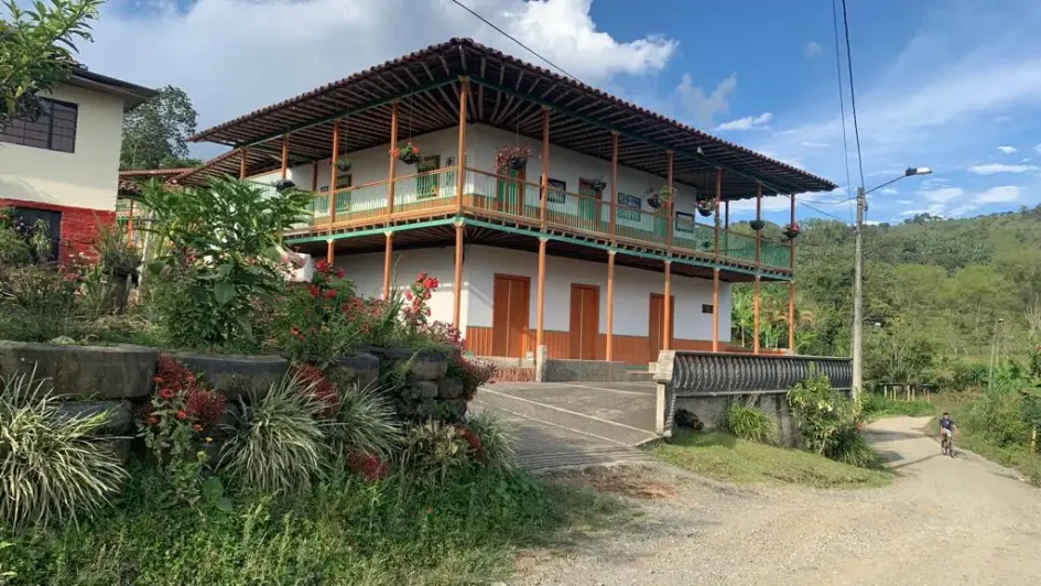 El Paisaje Cultural Cafetero en todo su esplendor a tres kilómetros del casco urbano de Anserma. El Paisaje Cultural Cafetero en todo su esplendor a tres kilómetros del casco urbano de Anserma.