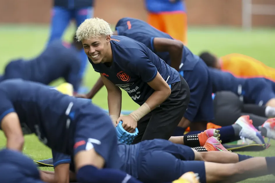 El jugador Ethan Minda, de la selección ecuatoriana Sub-20 de fútbol, durante un entrenamiento en la Casa de la Selección, en Quito (Ecuador). La Tri intentará aprovechar la potencia y velocidad del equipo en el Campeonato Sudamericano Sub-20 de Colombia para tratar de retener el título que ganó en Chile 2019. El jugador Ethan Minda, de la selección ecuatoriana Sub-20 de fútbol, durante un entrenamiento en la Casa de la Selección, en Quito (Ecuador). La Tri intentará aprovechar la potencia y velocidad del equipo en el Campeonato Sudamericano Sub-20 de Colombia para tratar de retener el título que ganó en Chile 2019.