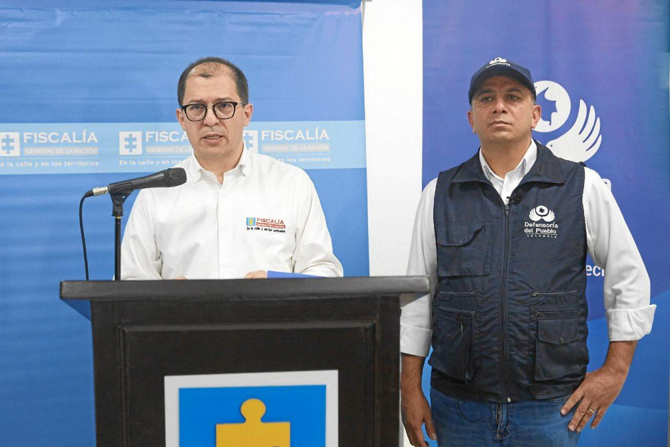 El fiscal general, Francisco Barbosa, desmintió la violación de una niña indígena en el Guaviare por parte de un militar estadounidense, luego de que la semana pasada explotara la polémica por una denuncia publicada en redes sociales. El fiscal general, Francisco Barbosa, desmintió la violación de una niña indígena en el Guaviare por parte de un militar estadounidense, luego de que la semana pasada explotara la polémica por una denuncia publicada en redes sociales.