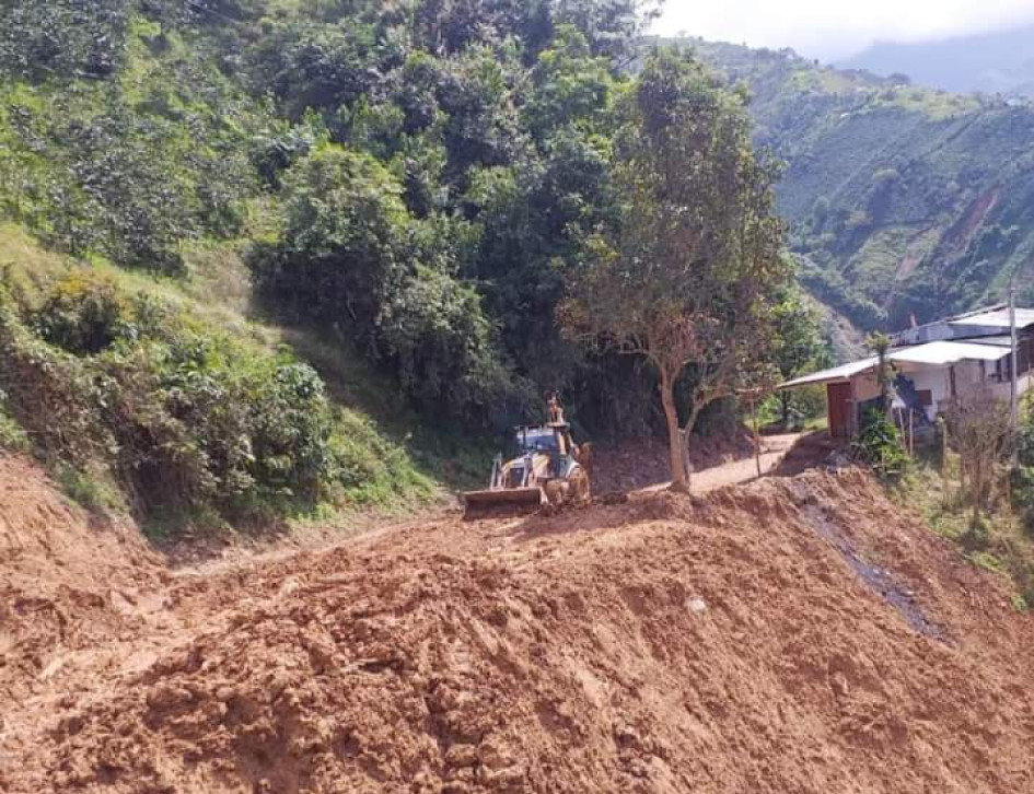 La rehabilitación de la vía estuvo a cargo de la maquinaria amarilla de la Alcaldía de este municipio del norte de Caldas. La rehabilitación de la vía estuvo a cargo de la maquinaria amarilla de la Alcaldía de este municipio del norte de Caldas.