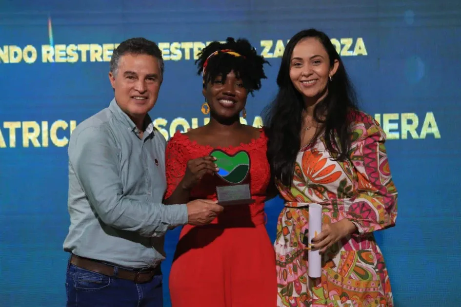 Yohely Patricia Mosquera ganó el Premio Maestros y Maestras para la Vida, en la categoría Perspectiva de Género. Yohely Patricia Mosquera ganó el Premio Maestros y Maestras para la Vida, en la categoría Perspectiva de Género.
