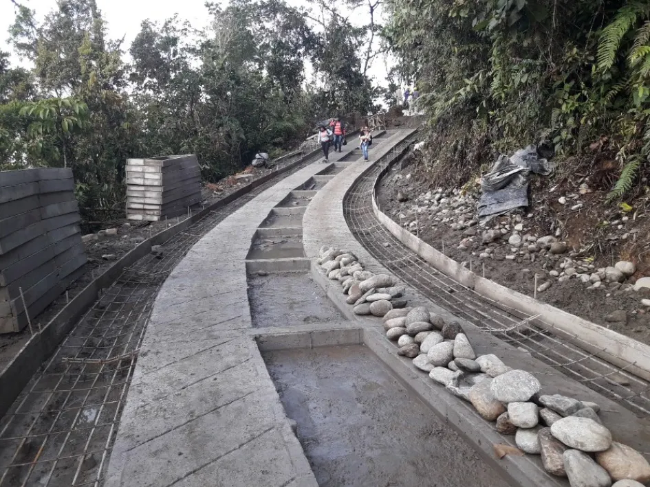 Hay cierre de la vía Pensilvania-Samaná por construcción de placas huella