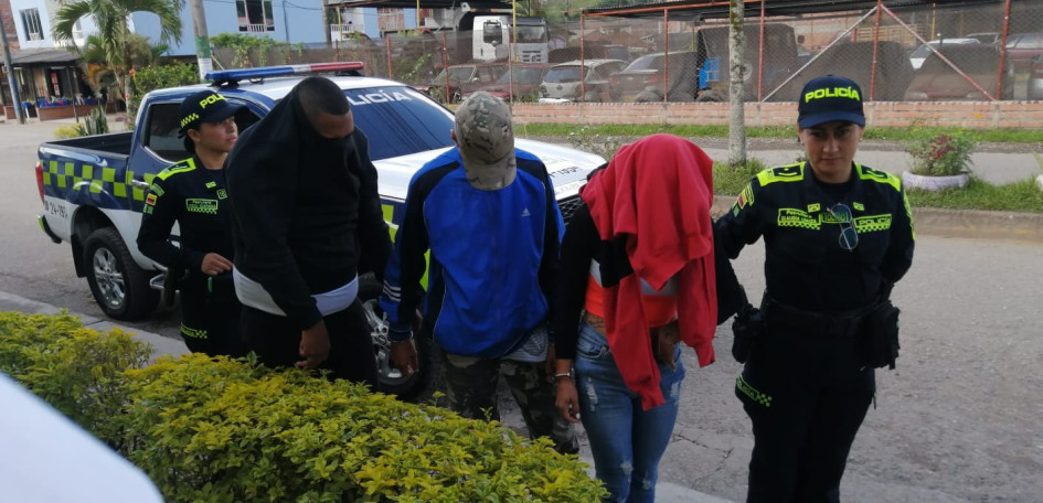 La Policía sorprendió a los capturados con los elementos hurtados y las herramientas utilizadas para cometer el delito. La Policía sorprendió a los capturados con los elementos hurtados y las herramientas utilizadas para cometer el delito.