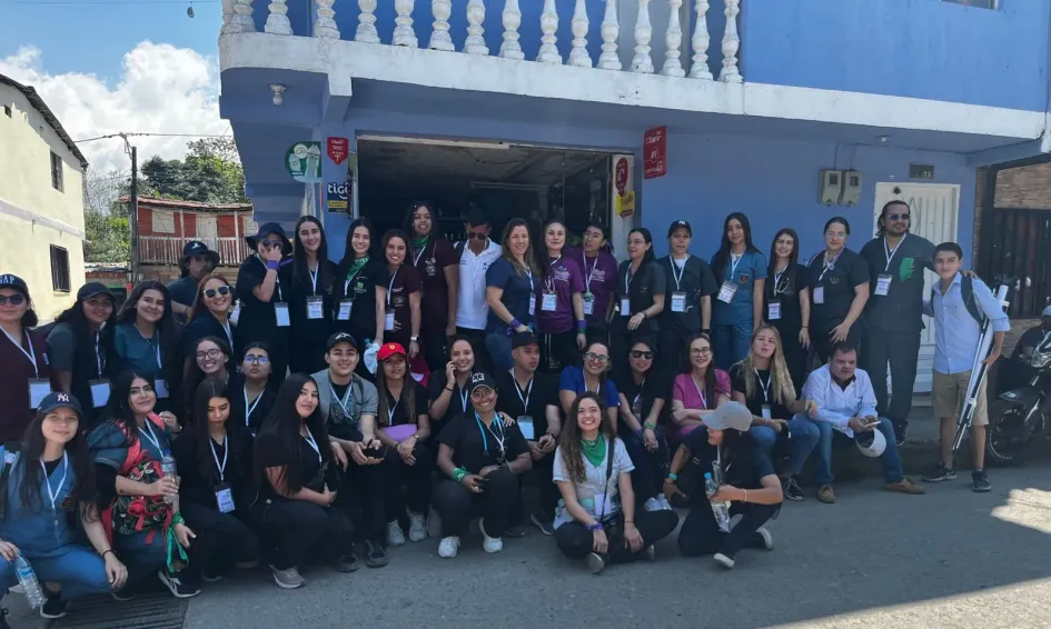 Estudiantes de Medicina y de Odontología realizan jornada de salud en Villamaría Estudiantes de Medicina y de Odontología realizan jornada de salud en Villamaría