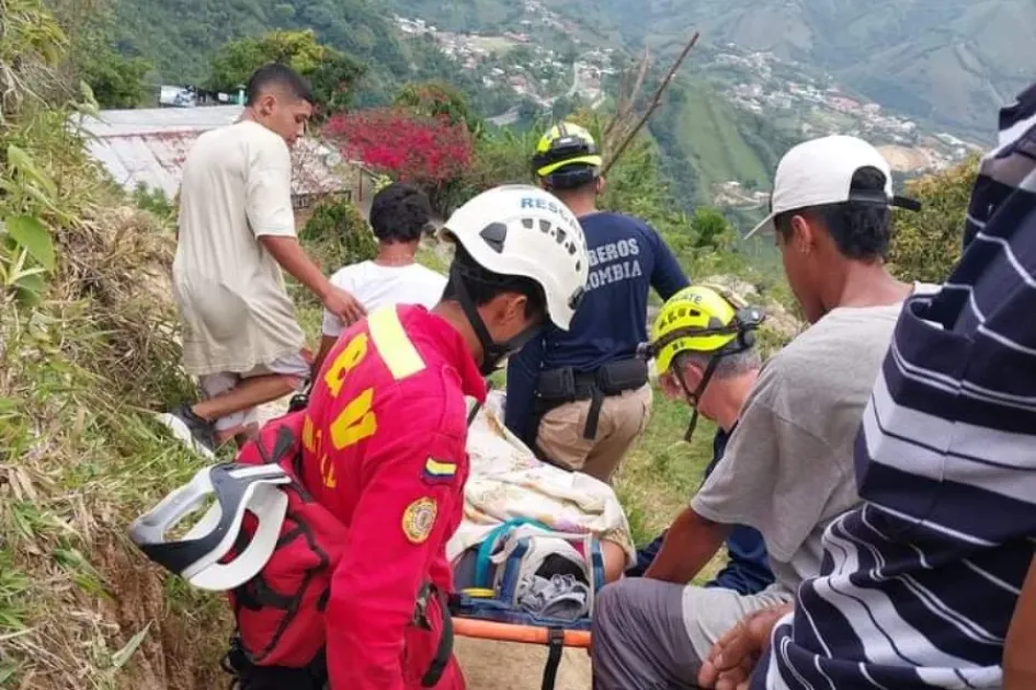 A una mujer le cayó encima una pared en Marmato A una mujer le cayó encima una pared en Marmato