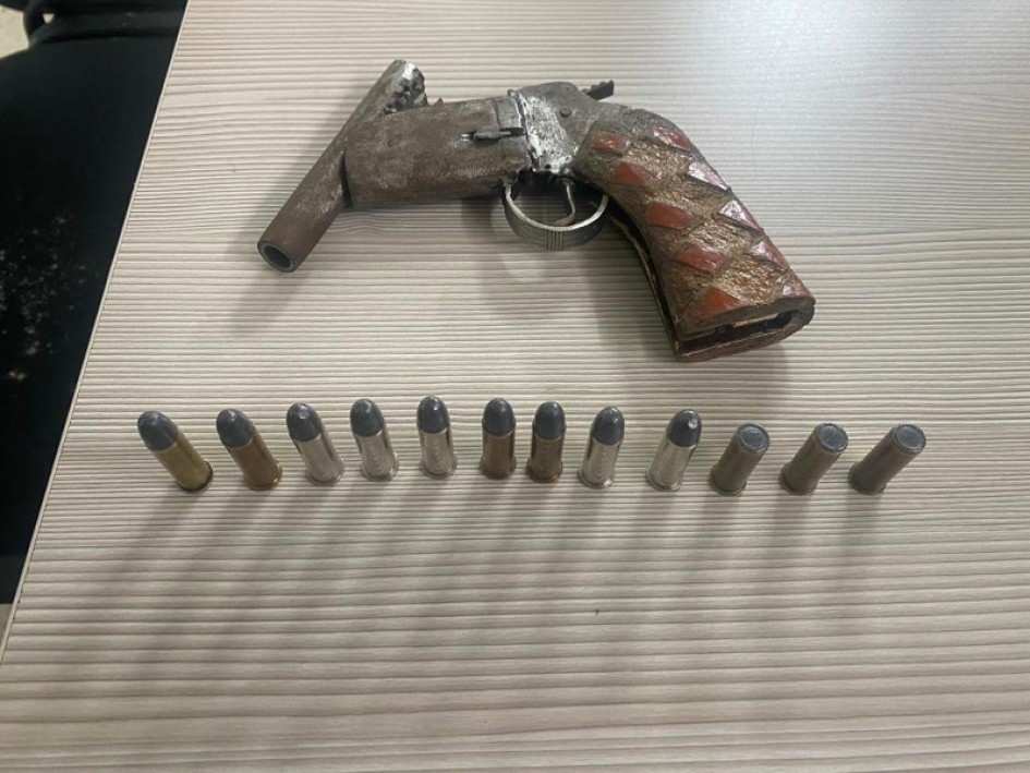 Portar ilegalmente un arma de fuego puede dar penas de 9 a 12 años de prisión. Portar ilegalmente un arma de fuego puede dar penas de 9 a 12 años de prisión.