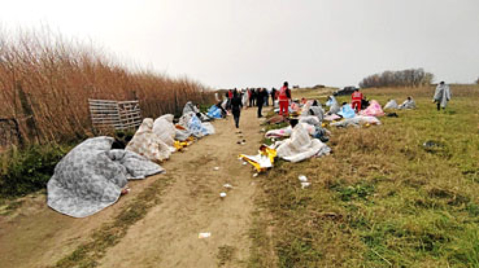 Foto|Efe|LA PATRIA Las autoridades italianas habían encontrado ayer 60 cadáveres y 80 sobrevivientes en la playa cerca de Cutro, provincia de Crotone en el sur de Italia, después de que un barco que transportaba migrantes se hundió en el mar embravecido cerca de la costa. Foto|Efe|LA PATRIA Las autoridades italianas habían encontrado ayer 60 cadáveres y 80 sobrevivientes en la playa cerca de Cutro, provincia de Crotone en el sur de Italia, después de que un barco que transportaba migrantes se hundió en el mar embravecido cerca de la costa.