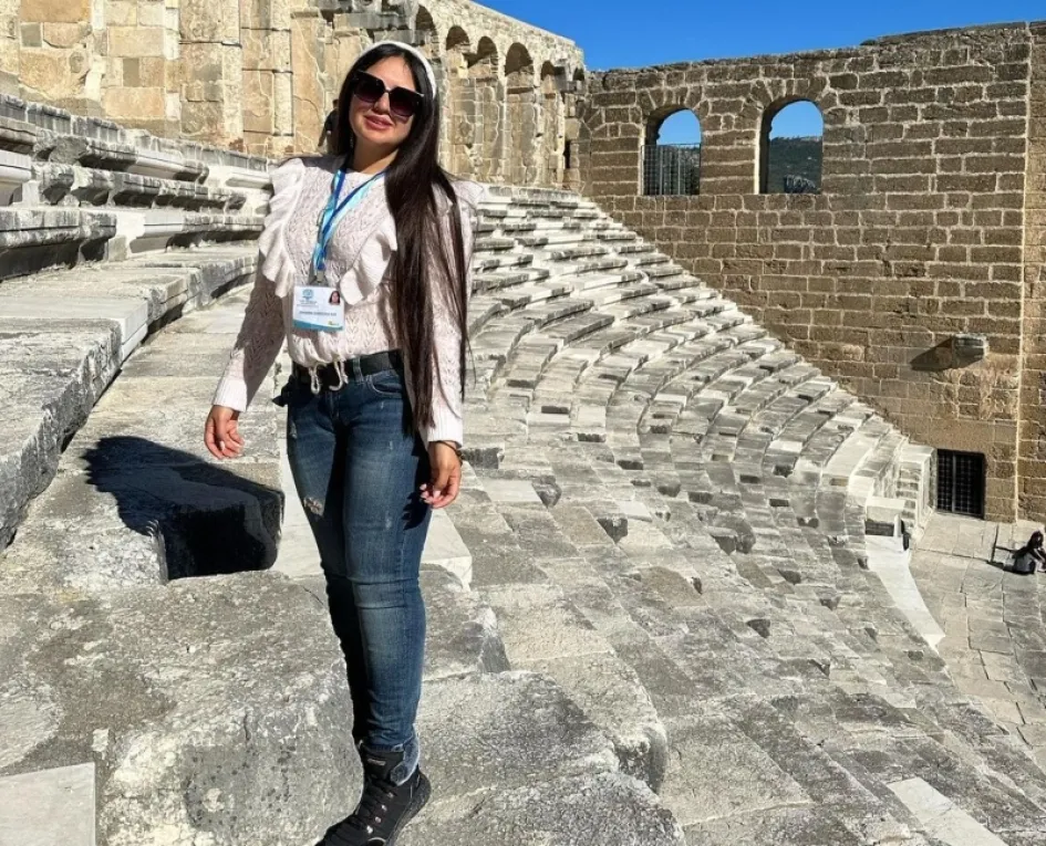 Johanna Carolina Millán Velandia se identificada en redes sociales como guía turquía latina.