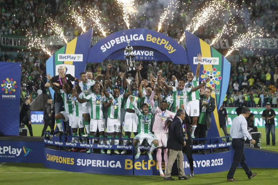La celebración del verde paisa tras vencer 4-3 al Deportivo Pereira en el estadio Atanasio Girardot. La celebración del verde paisa tras vencer 4-3 al Deportivo Pereira en el estadio Atanasio Girardot.