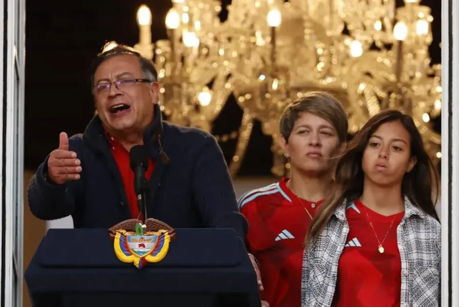 El presidente de Colombia, Gustavo Petro, el martes acompañado por la primera dama, Verónica Alcocer, y su hija Antonella. El presidente de Colombia, Gustavo Petro, el martes acompañado por la primera dama, Verónica Alcocer, y su hija Antonella.