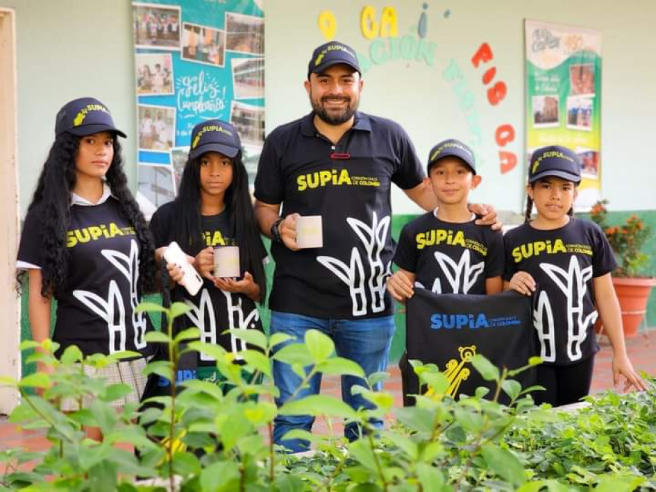Niños portaron camisetas con la Marca Supía. Niños portaron camisetas con la Marca Supía.