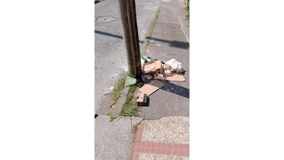 Aspecto de una esquina, la semana anterior en Villa Carmenza. Aspecto de una esquina, la semana anterior en Villa Carmenza.