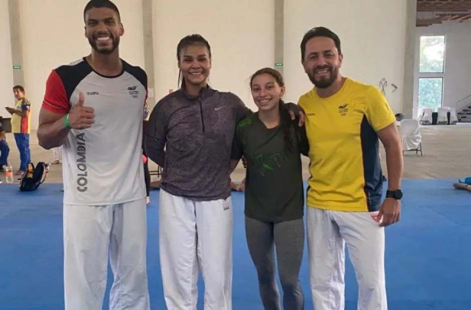 Rubén Darío Henao, Shanne Torres, Sofía Cárdenas y Édison Ospina, la delegación caldense, con Colombia, en el Centroamericano de Karate. Juegos Nacionales del 2023