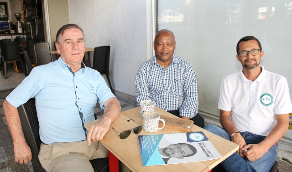 En Manizales se reunieron los precandidatos respectivos a la Gobernación de Caldas y a la Alcaldía de la capital Luis Guillermo Velásquez y Jorge Alberto Betancur.