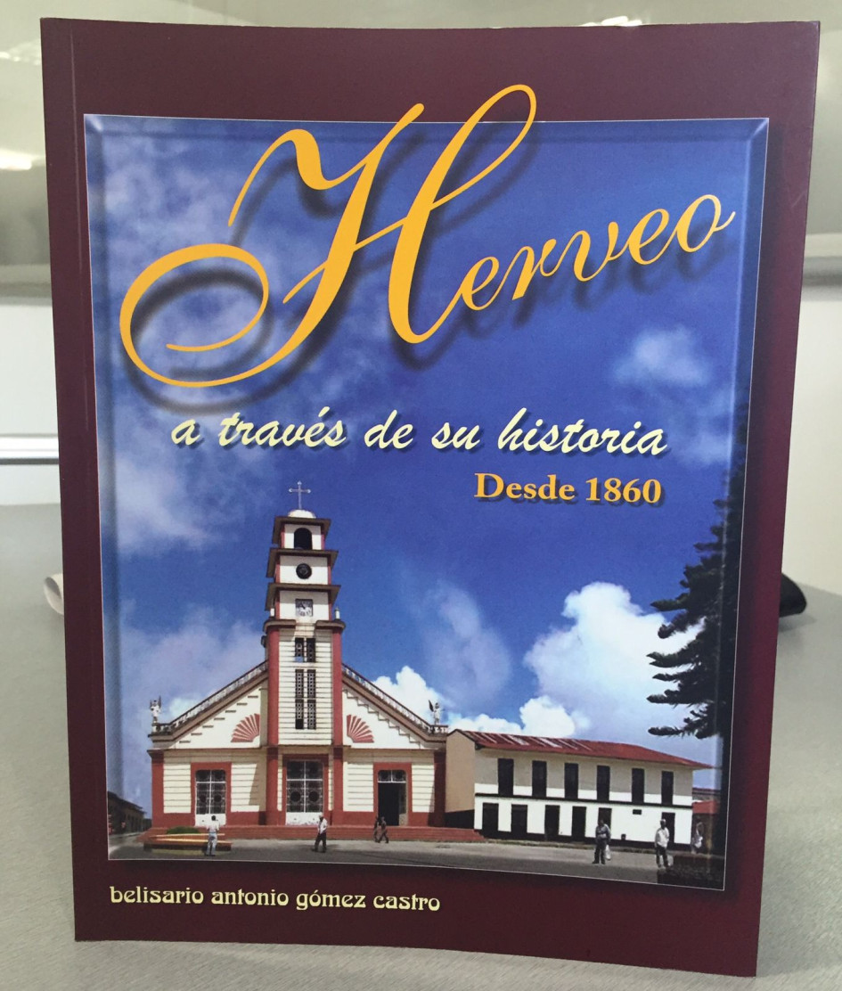 La obra está dividida en siete partes que incluyen manuscritos antiguos, anécdotas personales del escritor y una galería de imágenes al final del texto La obra está dividida en siete partes que incluyen manuscritos antiguos, anécdotas personales del escritor y una galería de imágenes al final del texto