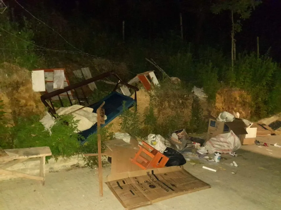 Los escombros están en una calle del barrio Norman Ruiz. Los escombros están en una calle del barrio Norman Ruiz.