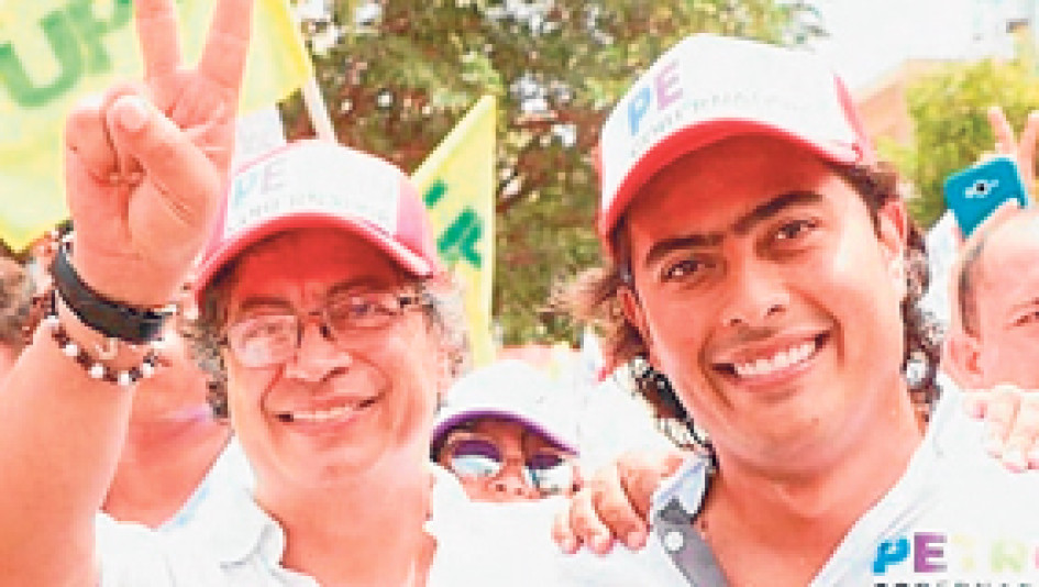 En la foto, Nicolás Petro (derecha), junto a su padre, el presidente de Colombia, Gustavo Petro. En la foto, Nicolás Petro (derecha), junto a su padre, el presidente de Colombia, Gustavo Petro.