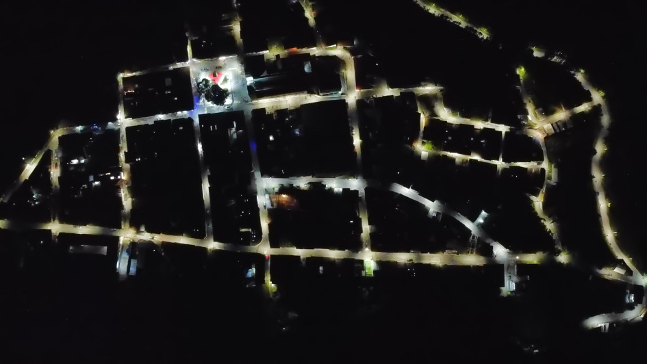 Vista aérea de la cabecera municipal de La Merced (Caldas), que estrena alumbrado público totalmente constituido por luminarias led. Vista aérea de la cabecera municipal de La Merced (Caldas), que estrena alumbrado público totalmente constituido por luminarias led.