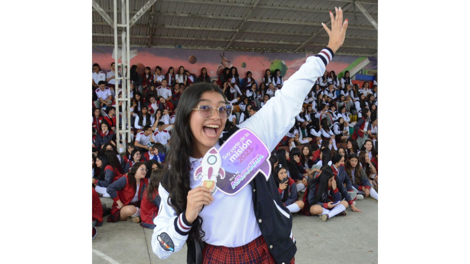 Alba Sofía Vargas Romero es la estudiante de la Institución Educativa Santa Luisa de Marillac que va a la NASA. Alba Sofía Vargas Romero es la estudiante de la Institución Educativa Santa Luisa de Marillac que va a la NASA.