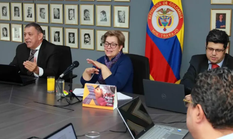 Comisión Permanente de Concertación de Políticas Salariales y Laborales Comisión Permanente de Concertación de Políticas Salariales y Laborales