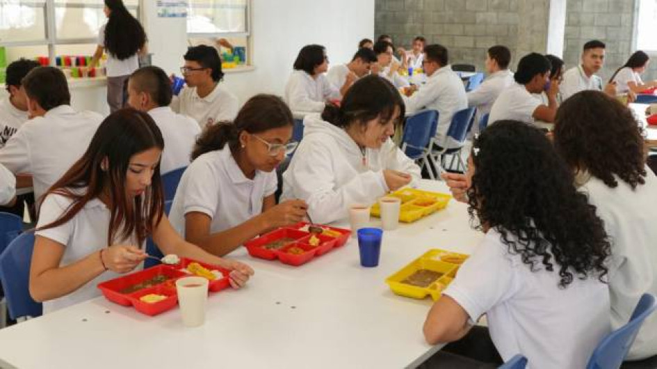 La Secretaría de Educación de Caldas invitó de nuevo a la comunidad educativa para que haga parte de las veedurías ciudadanas. El propósito es fortalecer mecanismos de control y mejoramiento continuo del PAE. La Secretaría de Educación de Caldas invitó de nuevo a la comunidad educativa para que haga parte de las veedurías ciudadanas. El propósito es fortalecer mecanismos de control y mejoramiento continuo del PAE.