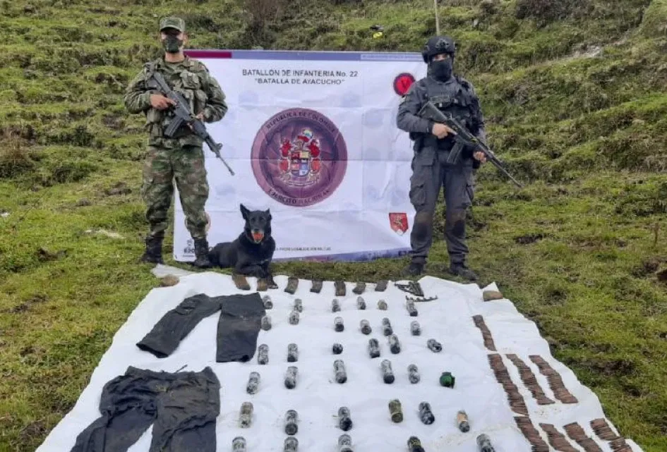 Golpes progresivos a esta banda, como la incautación de armamento y dotación, permitieron su desarticulación. Golpes progresivos a esta banda, como la incautación de armamento y dotación, permitieron su desarticulación.