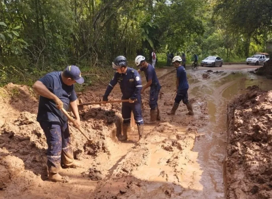 Deslizamiento entre Arauca y La Rochela. Deslizamiento entre Arauca y La Rochela.