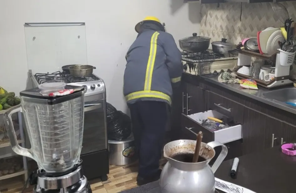 Bomberos atienden incendio en cocina de una casa en Marquetalia. Bomberos atienden incendio en cocina de una casa en Marquetalia.
